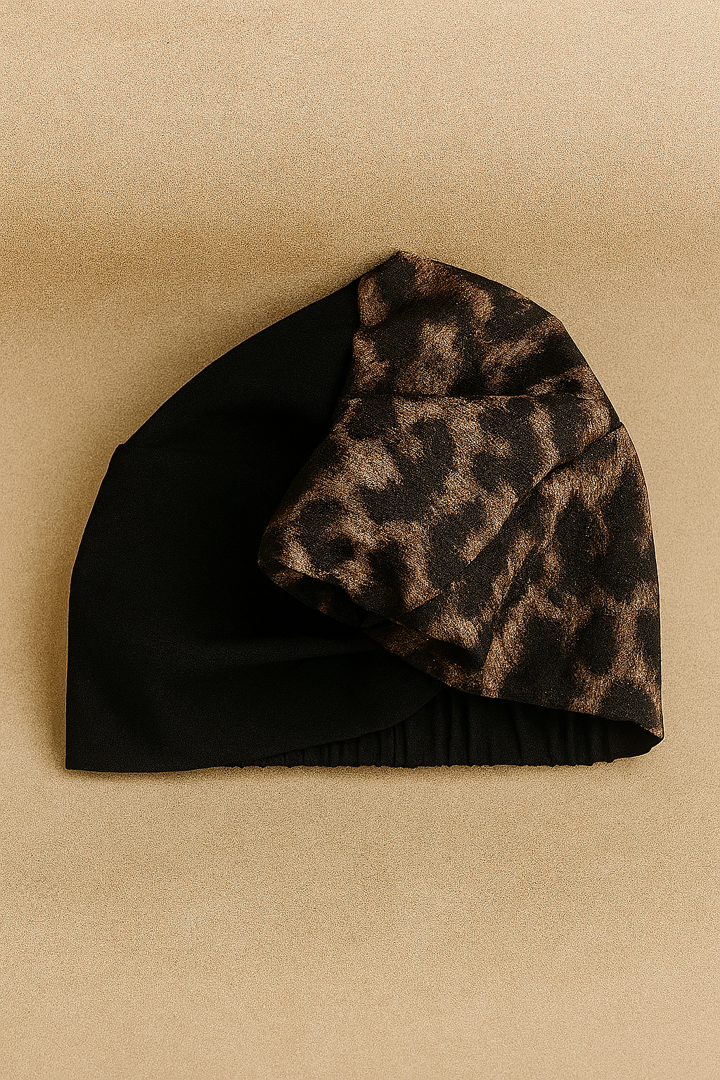 turbante nero e leopardo